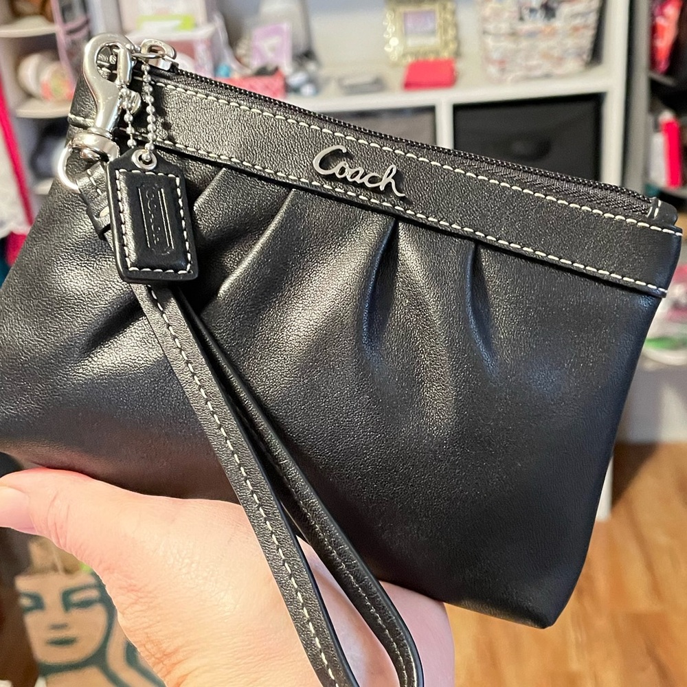 Coach Ashley black leather wristlet